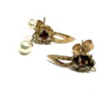 9ct Gold Vintage Garnet & Cultured Pearl Drop Earrings (1.5g) 1 missing pearls