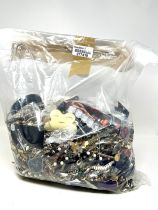10kg UNSORTED COSTUME JEWELLERY inc. Bangles, Necklaces, Rings, Earrings.