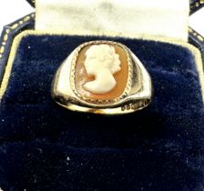 9ct Gold Cameo Ring (2.4g)