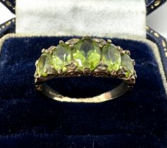 9ct Gold Peridot 5 Stone Dress Ring (3.6g)