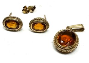 2 X 9ct Gold Citrine Pendant & Matching Earrings Set (2.9g)