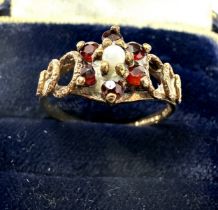 9ct Gold Garnet & Seed Pearl Floral Cluster Ring (1.9g)