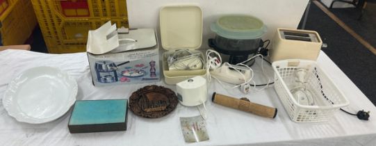 Large selection of miscellaneous includes steamer, Russel hobbs, Morphy Richards etc