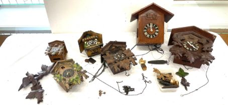 Selection of vintage and later clocks for spares and repairs