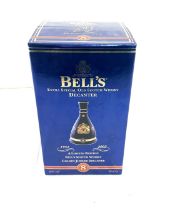 Bell's Celebrating 50 Years Reign HM Queen Elizabeth II Extra special old Scotch whisky decanter