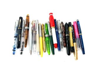 Selection of assorted fountain pens includes 14ct gold nibs etc