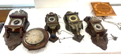 Selection of vintage and later clocks for spares and repairs