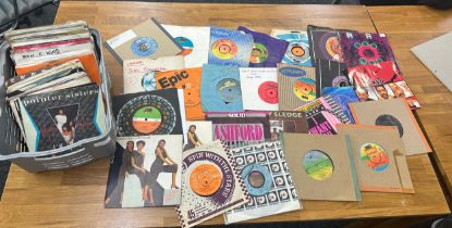 A selection of 90 singles includes Ben E King, The jacksons, Toni Braxton, Gap band etc