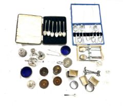 Selection of collectables include silver plate, cutlery sets, Barkers silver plate etc