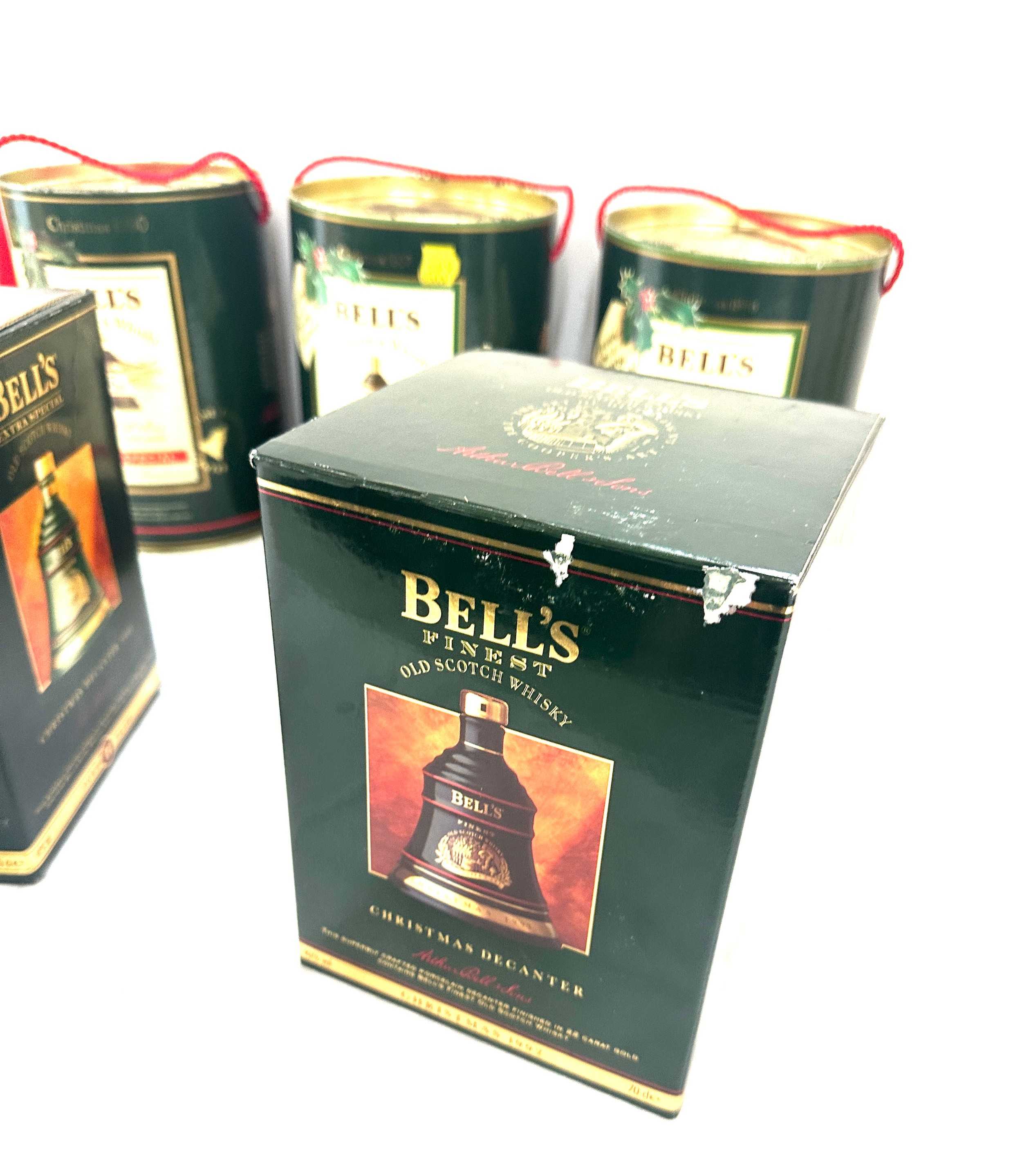 Selection of Bells Old Scotch Whisky Christmas decanters to include Christmas 1990, 1988, 1989, 1992 - Image 5 of 8