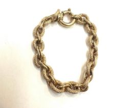 Chunky 9ct gold hallmarked bracelet total weight 16.4 grams 20cm long