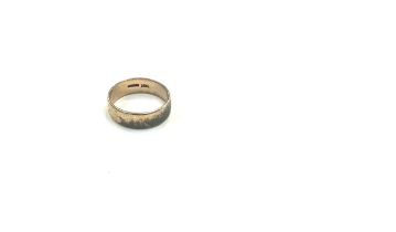 9ct gold wedding band, total weight 2.9 grams ring size M