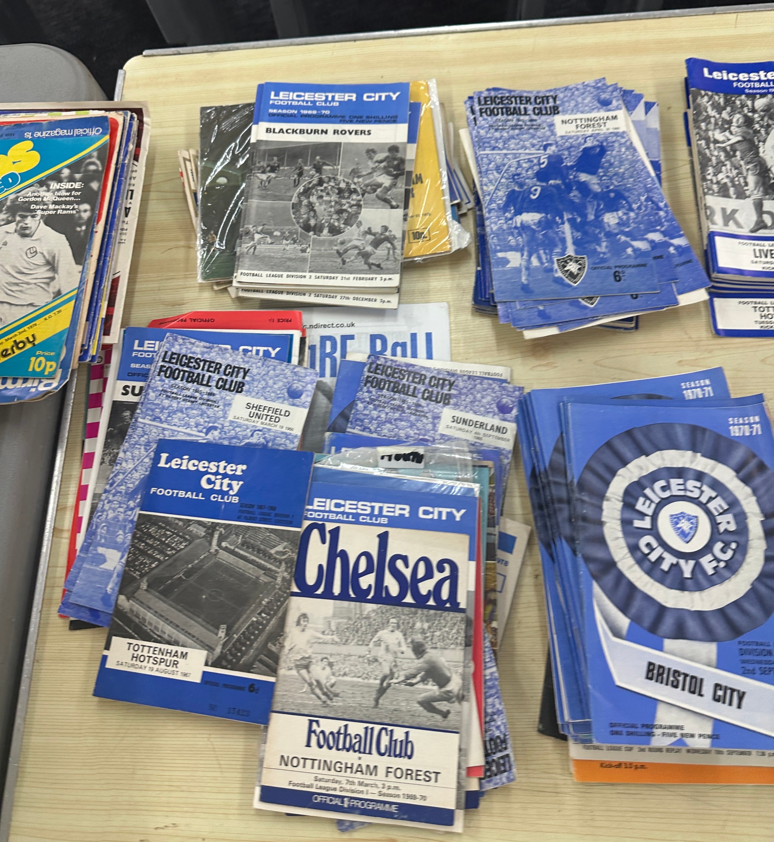 large selection of football programs from the 60s onwards - Bild 5 aus 6