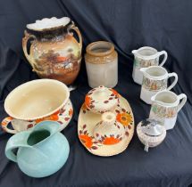 Selection of collectable pottery pieces to include Crown Devon etc