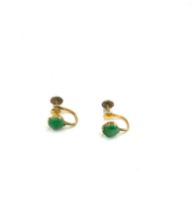 14ct gold jade set earrings, total weight 1.6 grams