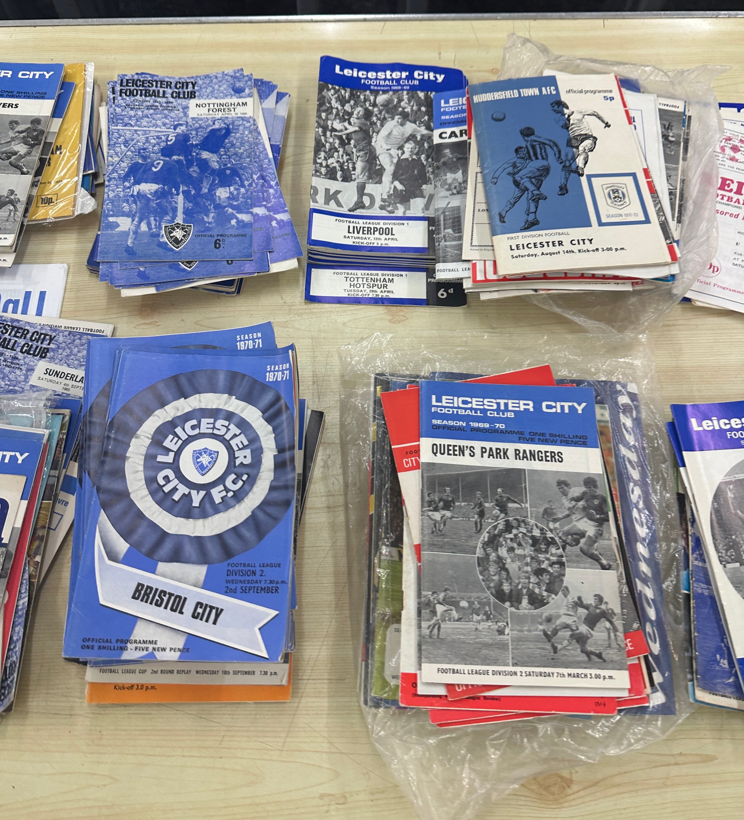 large selection of football programs from the 60s onwards - Bild 4 aus 6