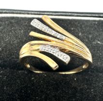 9ct gold diamond crossover bypass ring (2.2g)