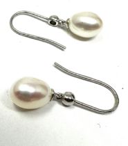9ct white gold cultured pearl paired drop earrings (2g)