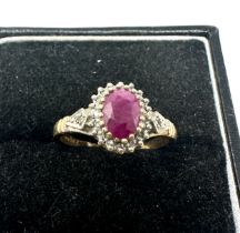 9ct gold vintage ruby & diamond cluster ring (2.6g)