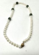 9ct gold cultured pearl, quartz necklace (38.6g)