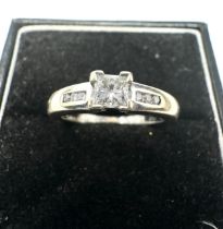 18ct gold diamond solitaire ring (4.3g)