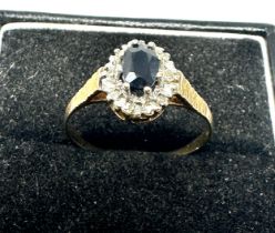 9ct gold sapphire & diamond cluster ring (1.6g)