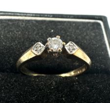 9ct gold vintage diamond three stone ring (2g)