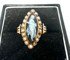 9ct gold antique seed pearl & cameo dress ring (2.4g) missing pearls as shown