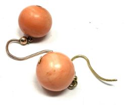 18ct gold coral drop earrings (5.1g)