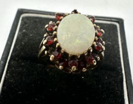 9ct gold opal & garnet vintage cluster ring (5.6g)