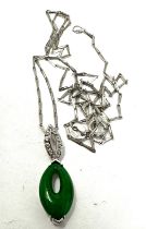 18ct white gold jade & diamond pendant necklace weight 2g