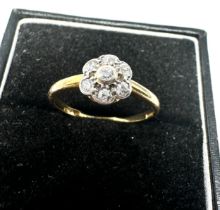 18ct gold diamond daisy cluster ring (2.1g)