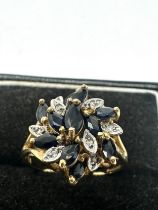 9ct gold diamond & sapphire floral cluster ring (3.2g)