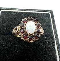 9ct gold opal & garnet dress ring (3g)