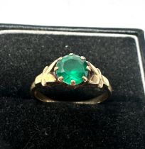 9ct gold green paste vintage solitaire (2g)