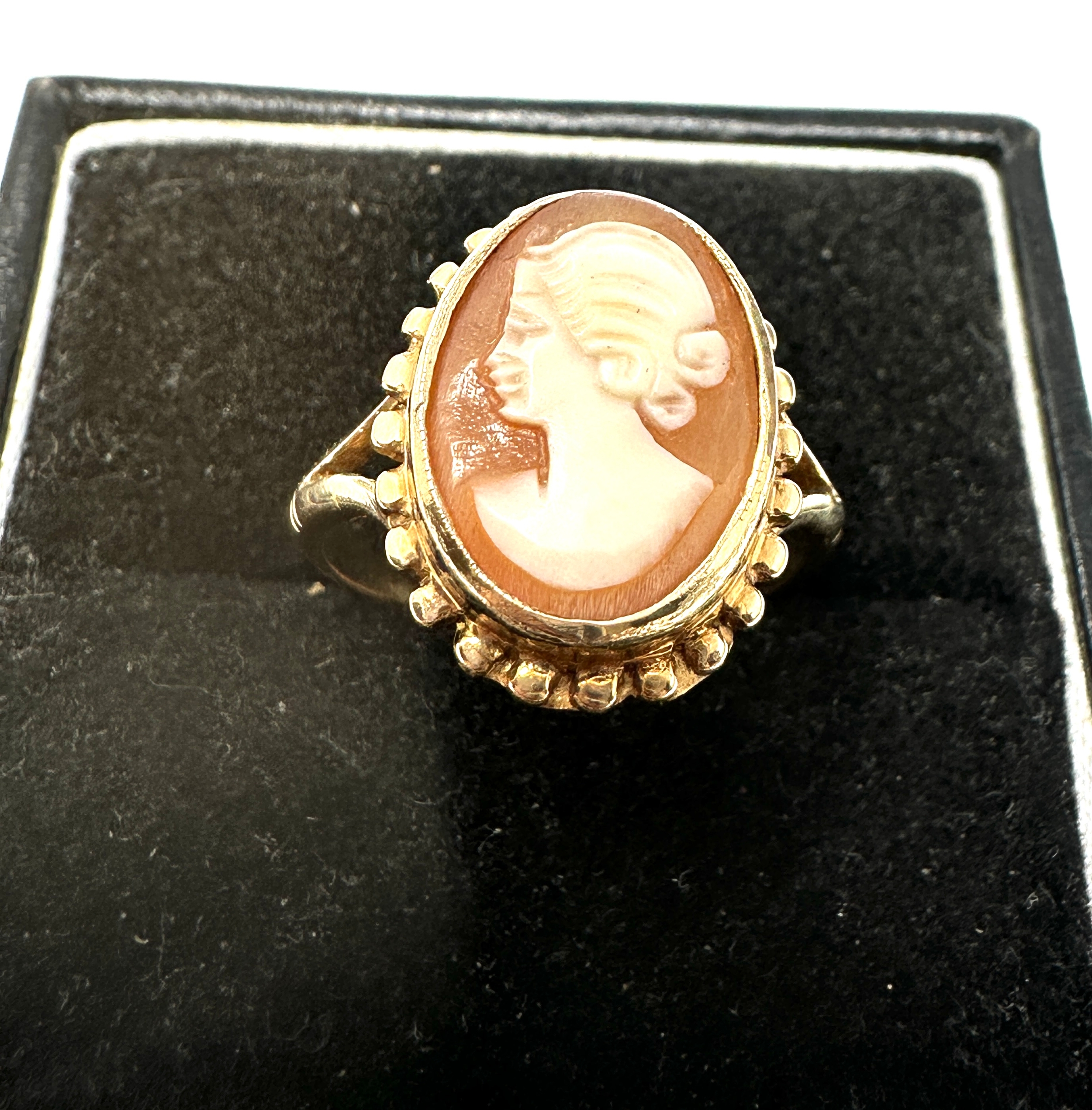 Vintage 9ct gold cameo set ring weight 3.1g