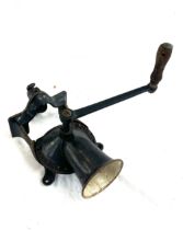 Vintage cast iron sponge and co mincer