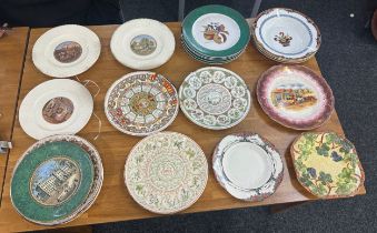 Selection of collectors plates to include Royal Worcester, Wedgwood calander plates, Royal Devon etc