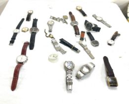 Collection of 16 vintage mechanical and quartz gents wristwatches, untested