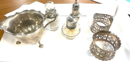 Selection of silver and EPNS items includes salt and pepper etc