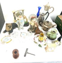 Selection of miscellaneous includes clocks/ plate, leonardo figurine and many more