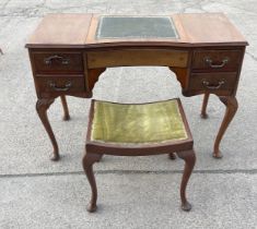 4 drawer queen anne dressing table and stool 31 inches tall 42 inches wide 18 inches depth