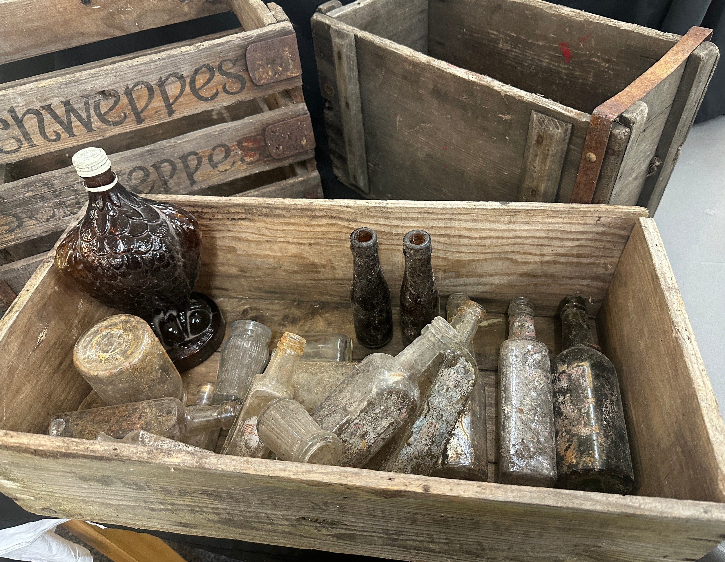 Carboy (large) portugese wooden sardines box advertising bottle, schwepps crate and wooden ammo box - Bild 2 aus 9