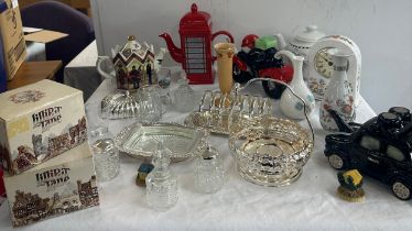 Selection of miscellaneous to include novelty tea pots, Lilliput lane, metal ware etc