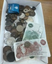Selection of vintage and later coins includes crowns etc