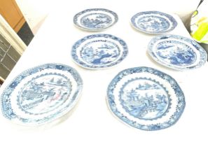 Collection of 6 18th / 19th century antique Chinese dinner plates, diameter 23cm