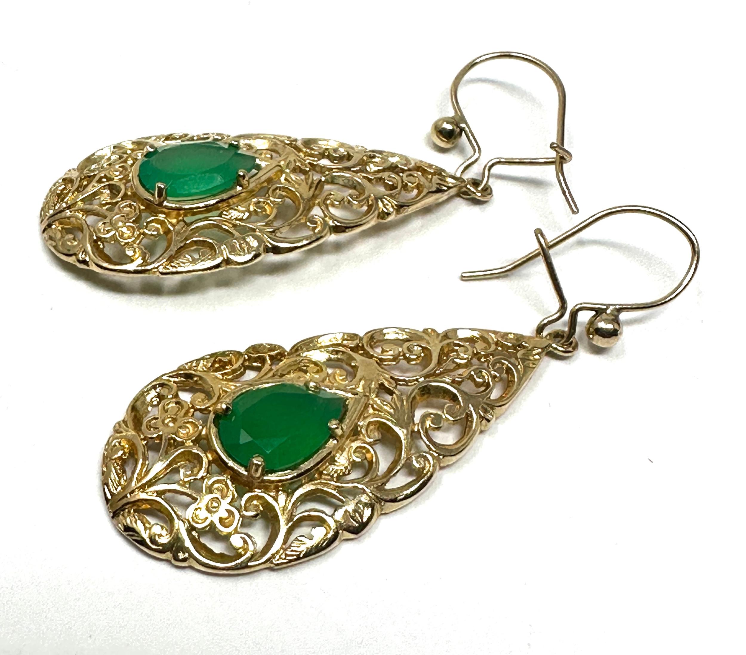 9ct gold chrysoprase earrings weight 5.3 gram measure approx 3.6cm drop not including fixing - Image 2 of 3