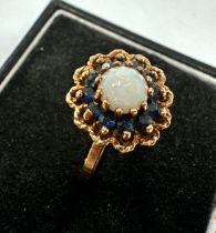 9ct gold opal & sapphire ring weight 3g