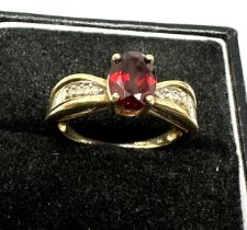 9ct gold garnet & diamond ring weight 3.4g