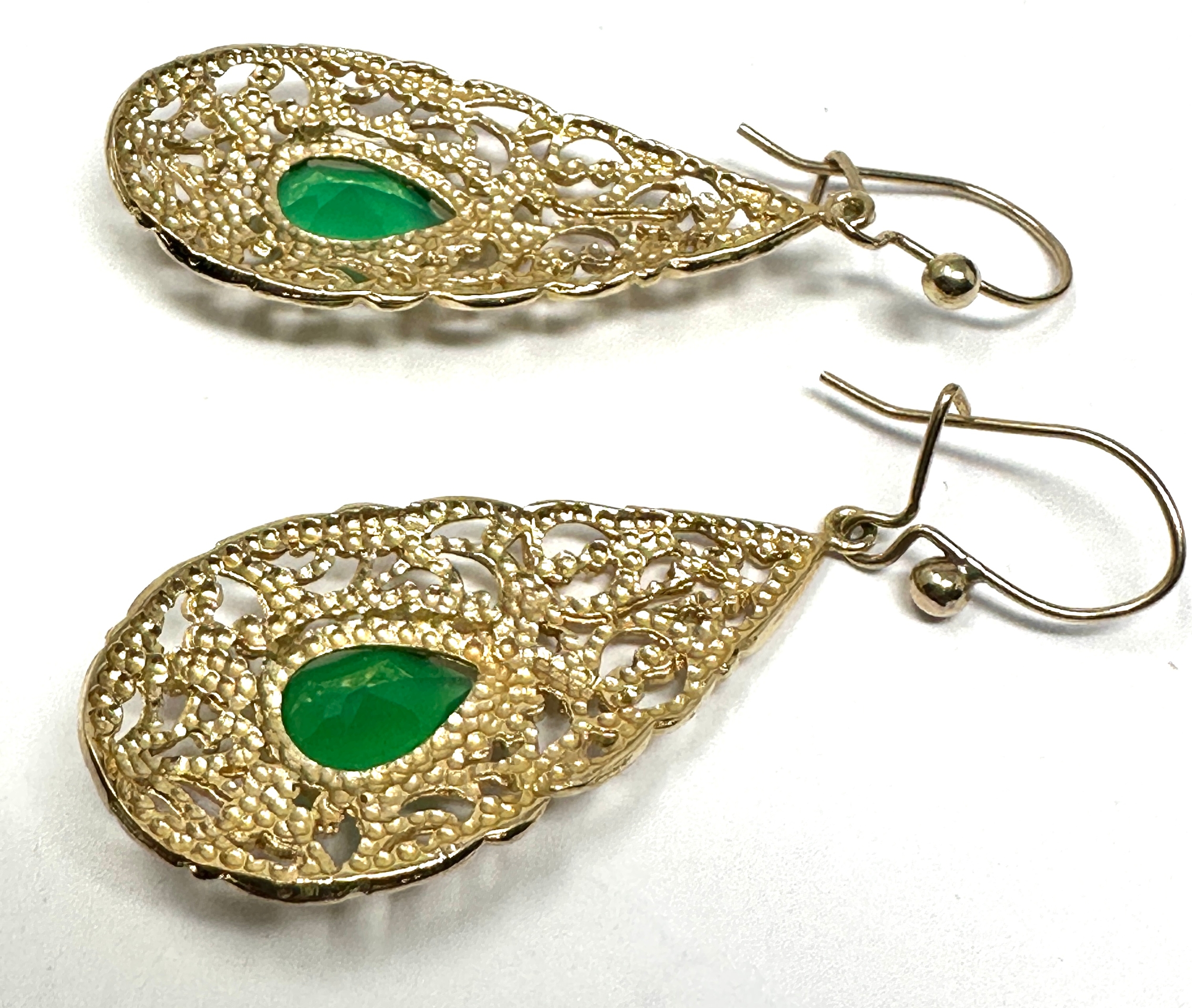 9ct gold chrysoprase earrings weight 5.3 gram measure approx 3.6cm drop not including fixing - Image 3 of 3